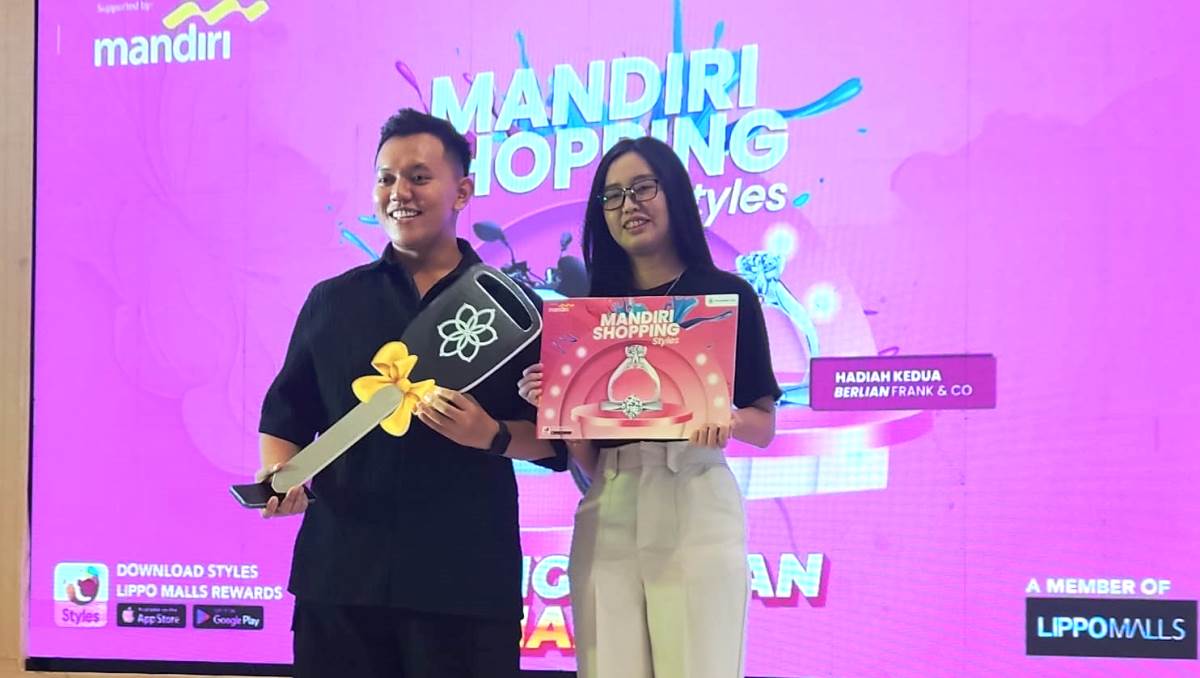 Pemenang Hadiah Motor dan Cincin Berlian Mandiri Shopping Style di Palembang Icon