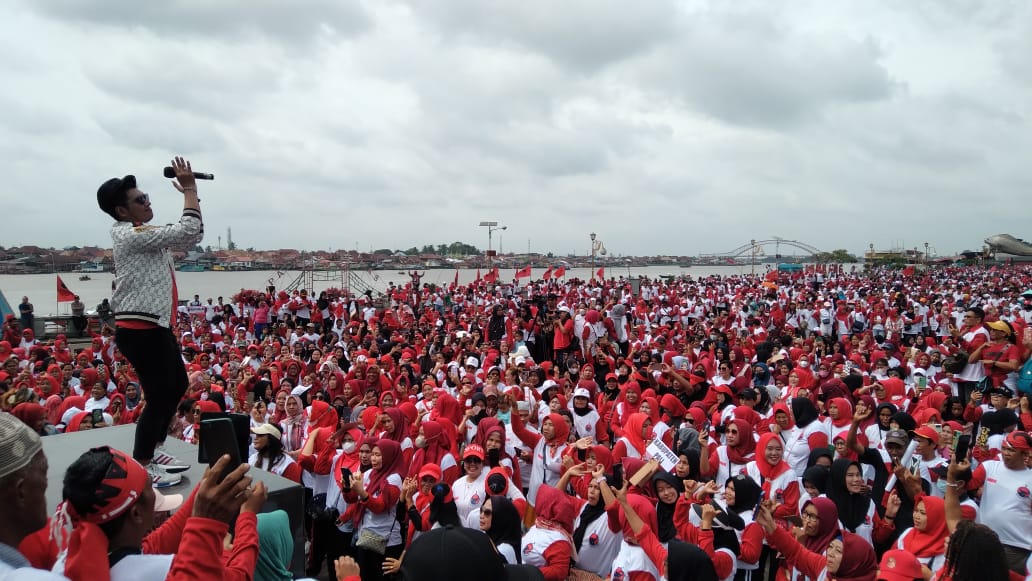 Pra Konsolidasi PDI-Perjuangan, 10.000 Kader Ramaikan Senam Sicita, Tumplek Blek di BKB Palembang
