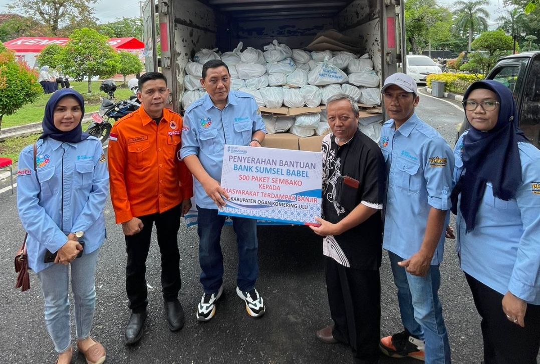 Bank Sumsel Babel Beri Bantuan ke Korban Banjir di Baturaja, Muaradua dan Muaraenim