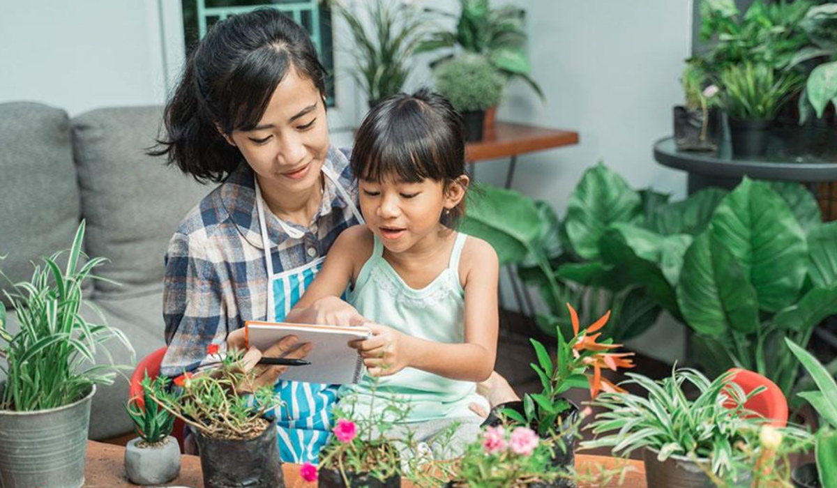 Tips Berkebun Bersama Anak, Aktivitas Murah Pengisi Libur Sekolah