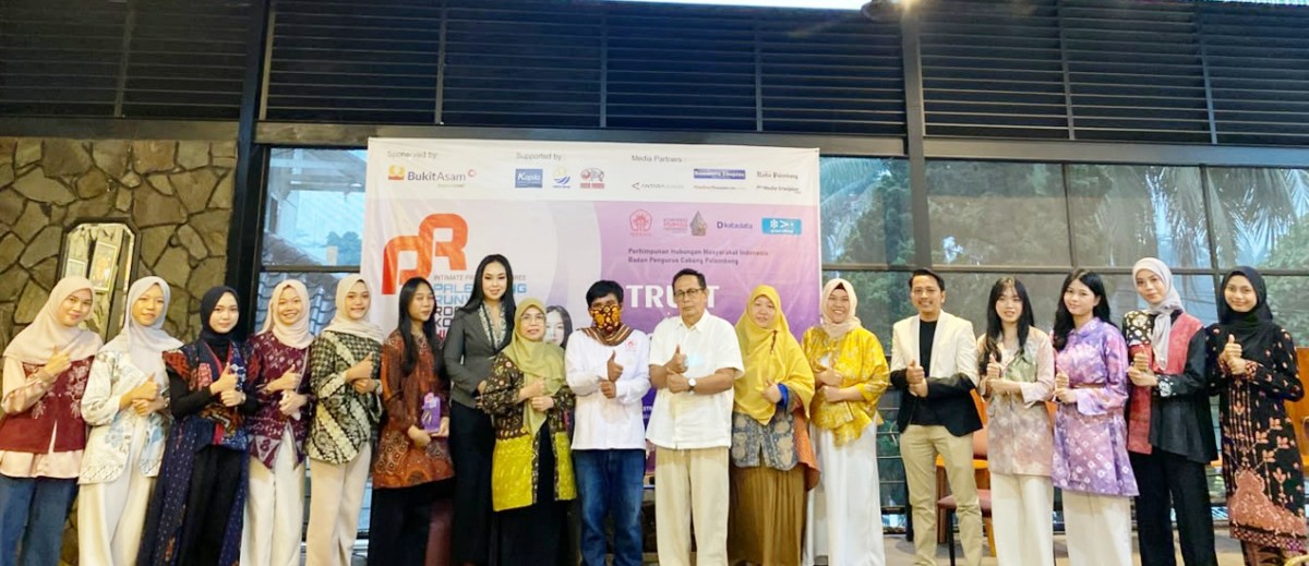 Terapkan Strategi Komunikasi Lewat Busana Wastra, BPC Perhumas Palembang Gaungkan KHI 2026 Surakarta