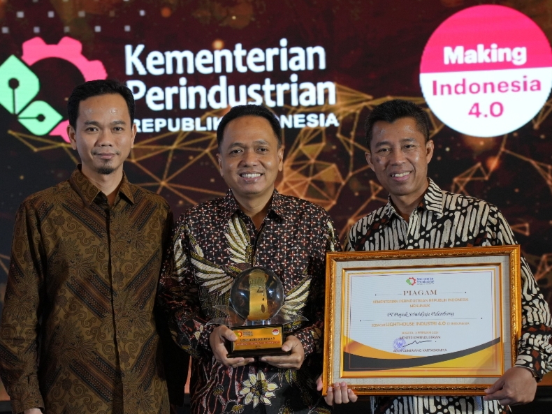 Berhasil di Transformasi Digital, Pusri Raih Penghargaan Lighthouse Industry 4.0 dari Kemenperin RI