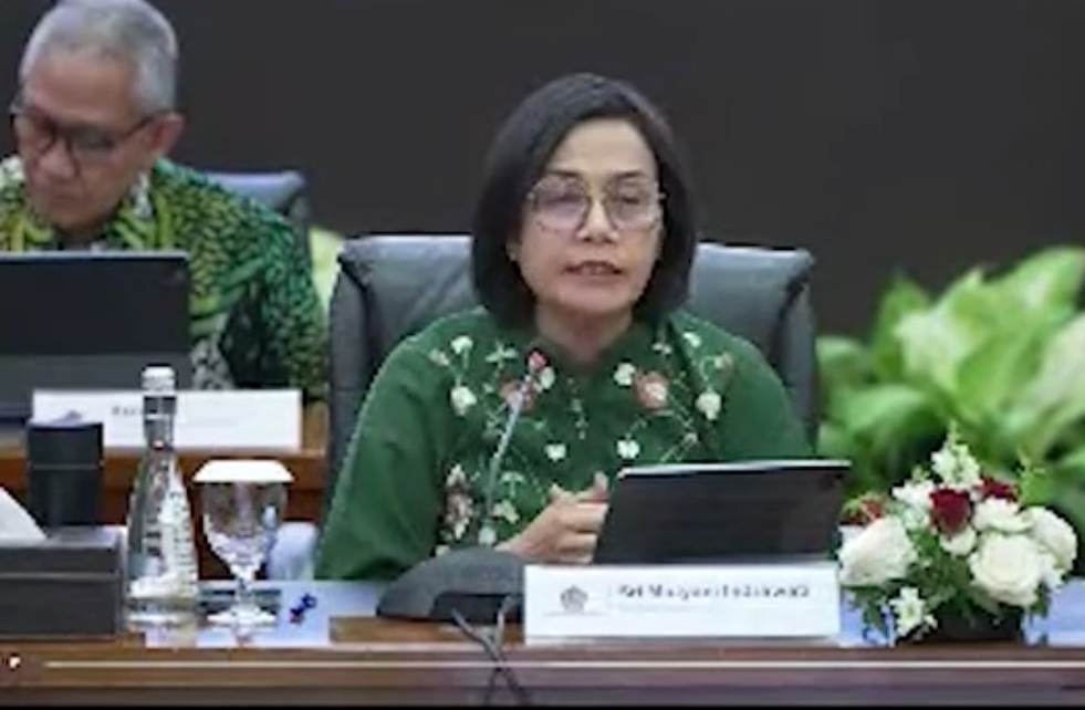 Domestic Highlights Hari Ini, APBN Defisit, Belanja Negara Turun, Pendapatan Negara Turun, Daya Saing Turun 