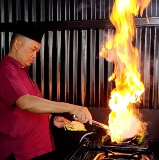 Pecinta Mie harus Uji Nyali Makan di Sini