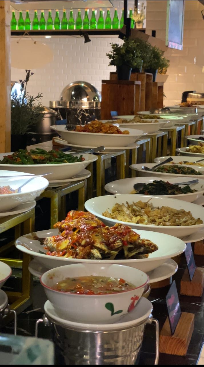 Sentuhan Lokal dan Asian Makan Sepuasnya di The Zuri