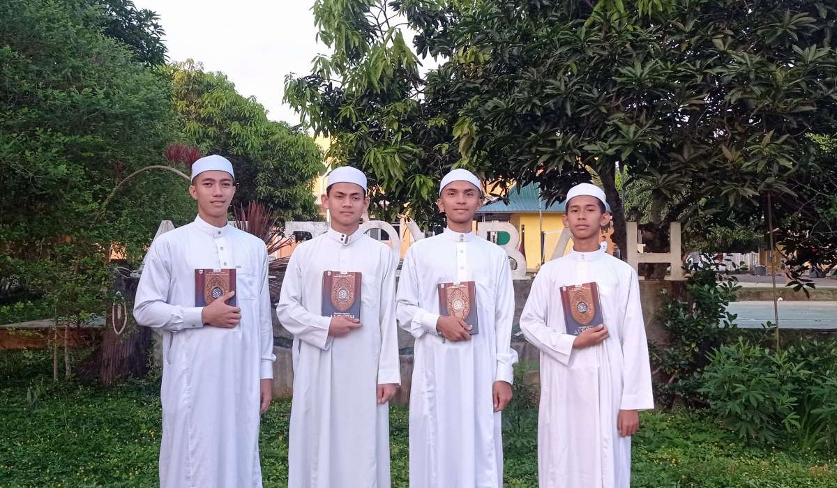 4 Santriwan Ponpes At-Toybah Bangka Belitung Sukses Khatam Al-Quran di Ramadan 1445 H