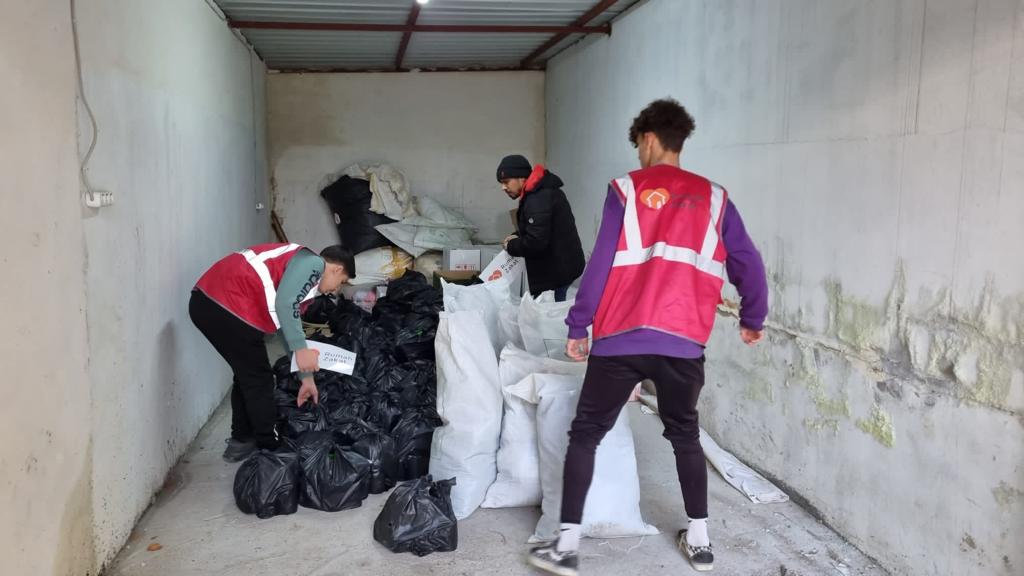 Bantuan dari Rumah Zakat Tiba di Turki, Warga  Sambut Antusias 