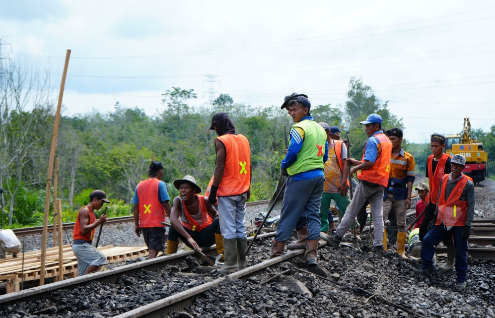 Waspada Cuaca Ekstrem, KAI Divre III Palembang Jaga 30 Titik Daerah Rawan Bencana