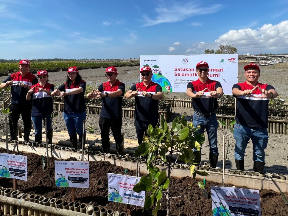 HUT ke-53, Astra Motor Tanam 10 Ribu Bibit Mangrove Wujud Semangat Selamatkan Bumi