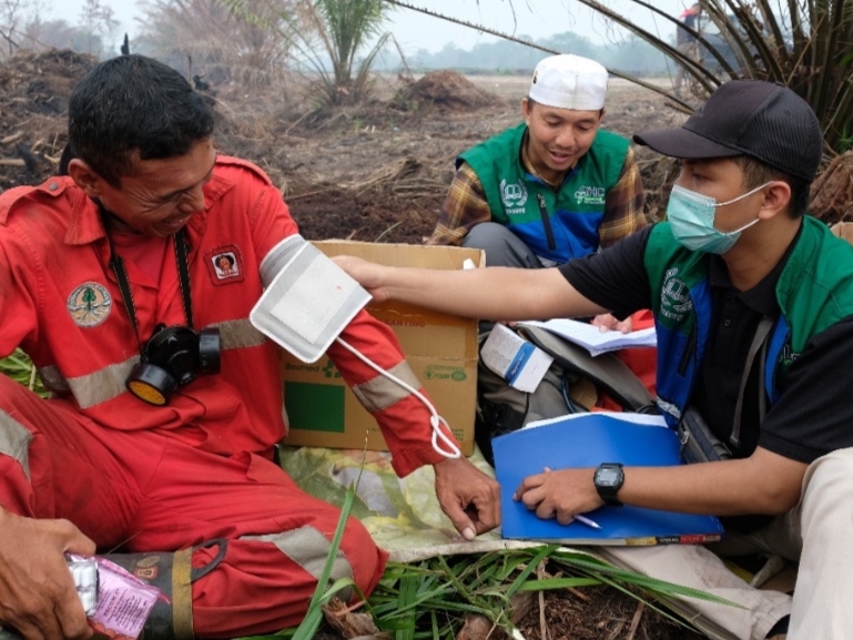 Bantu Atasi Karhutla di Sumsel, Kilang Pertamina Plaju Bantu Pemeriksaan Medis Manggala Agni