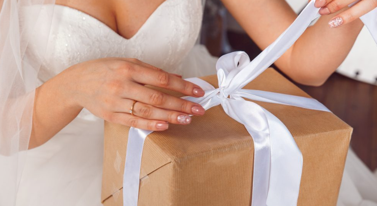 4 Benda Unik yang Cocok untuk Kado Pernikahan, Pengantin Baru Sangat Butuh