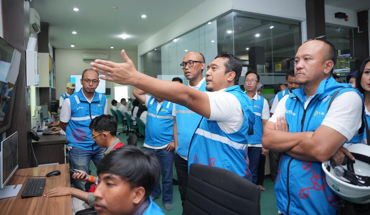 Direktur Teknologi Engineering dan Berkelanjutan Tinjau Efektivitas dan Implementasi HSSE Control Center S2JB