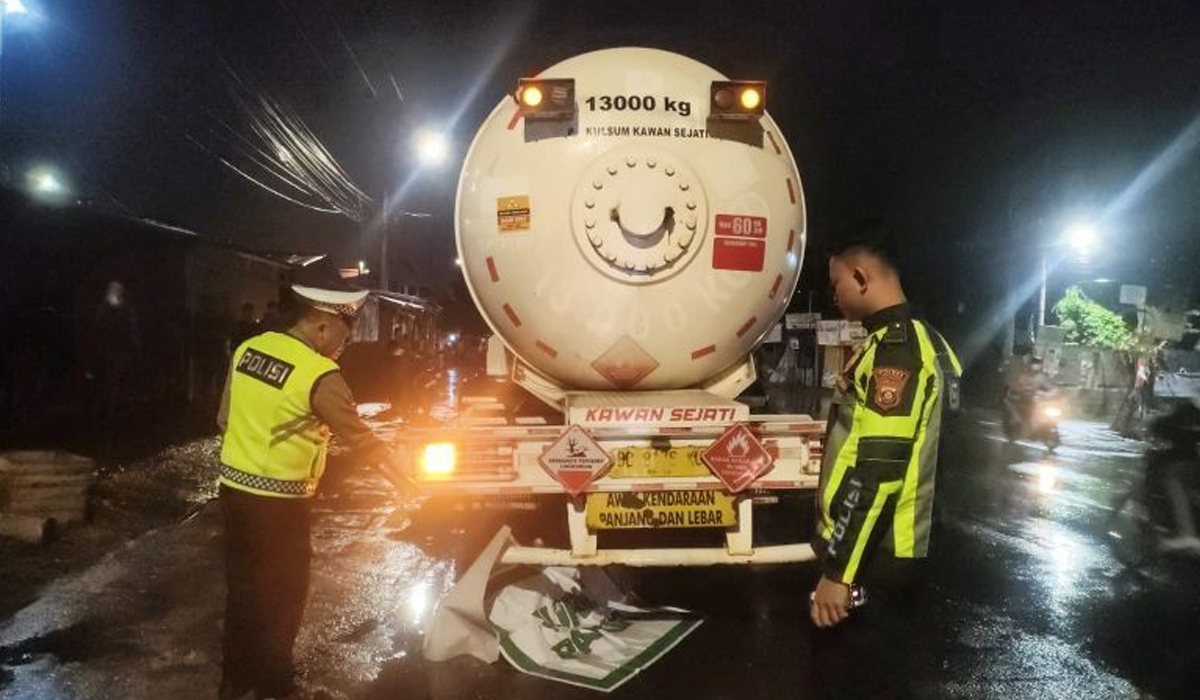 Pilu, Polisi Evakuasi Korban Tewas Lakalantas Ternyata Ayahnya Sendiri