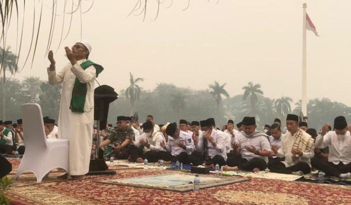 Pemprov Sumsel Kembali Gelar Salat Istisqa, Minta Hujan di Tengah Kabut Asap