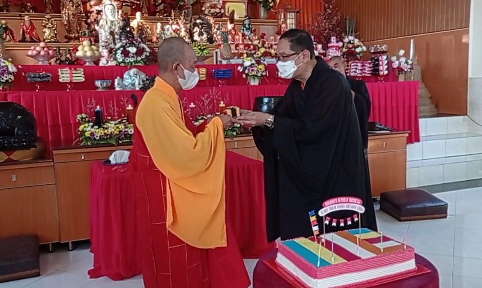 Vihara Amithaba Graha Palembang Rayakan HUT ke 28