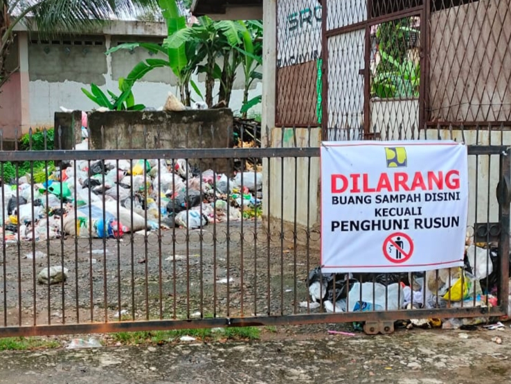 Dikelola PUPR Palembang, Bau Sampah Penghuni Rusunawa Kasnariansyah Menyengat Ganggu Warga, Apalagi Saat Hujan