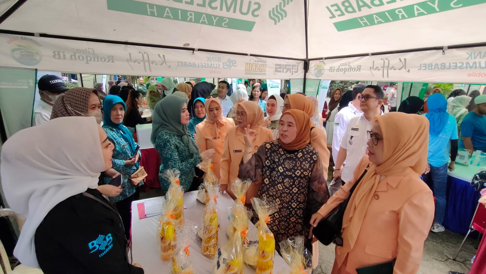 Pasar Bedug Ramadhan, Bank Sumsel Babel Syariah dan Kantor Kecamatan Sako Hadirkan Gratis Sembako
