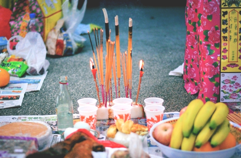 8 Persiapan Sembahyang Festival Bulan Hantu, agar Terhindar dari Kesialan