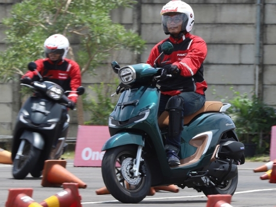 Terbaru di Februari 2024, AHM Hadirkan Skutik Premium New Honda Stylo 160, Cek Spesifikasi Retronya