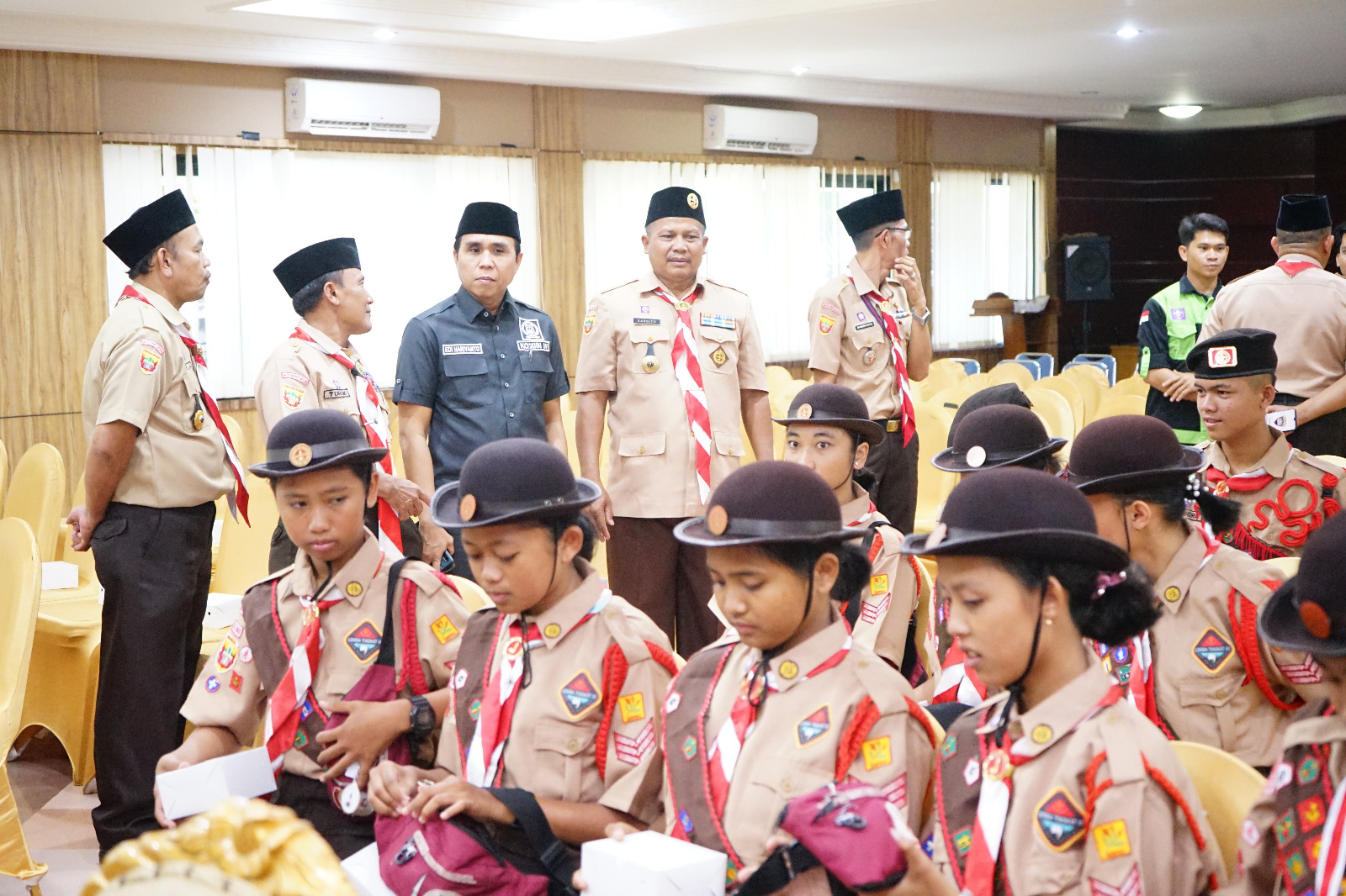 Anggota DPRD Muba Fraksi Gerindra Gelar Buka Puasa Bersama Anggota Pramuka Regu Cempaka putri LT IV