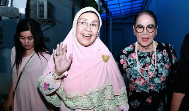 'Emak' Nani Wijaya Tutup Usia, Berikut Perjalanan Karir dan Deretan Prestasinya
