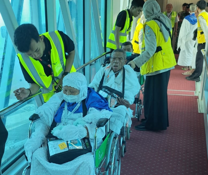 446 Jemaah Haji Kloter 10 Menuju Jeddah, Pahmin Marto Yahmin 84 Tahun Asal Belitang Tertunda Karena Sakit