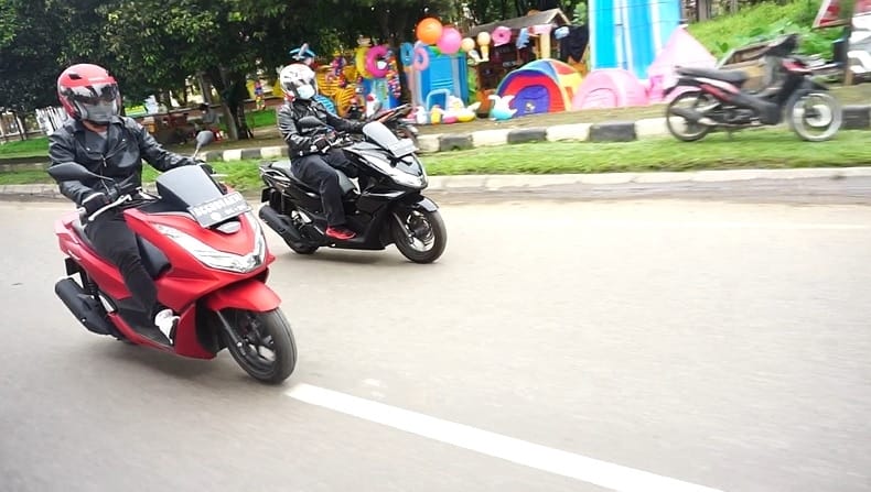 Ini Enam Tips Kendarai Motor Matik di Tanjakan dan Turunan Berikut Bedanya dengan Motor Manual