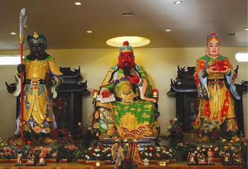 Sembahyang Dewa Guan Gong Agustus 2023, Penghomatan Masyarakat China dalam Buddhisme dan Taoisme