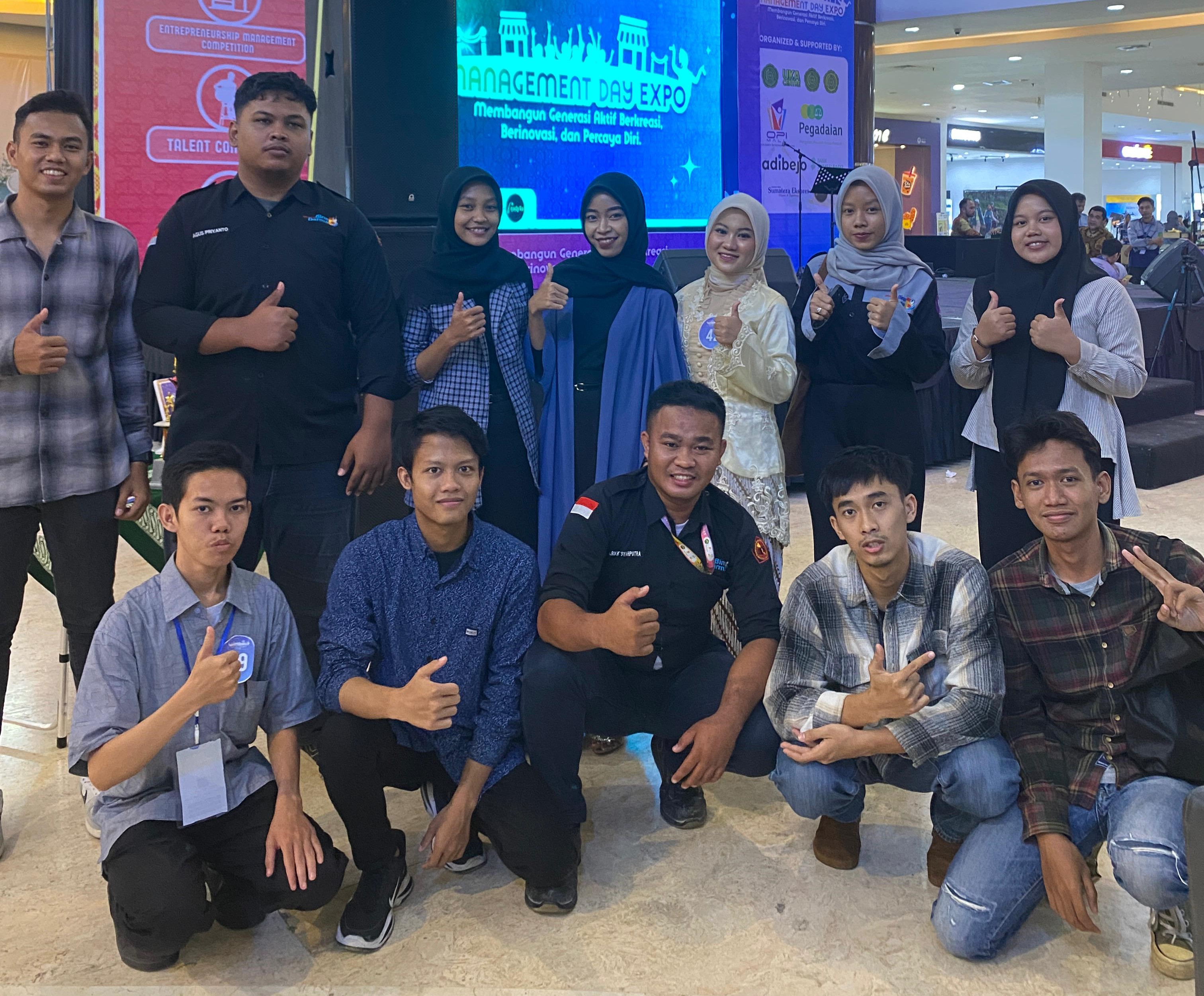Binaan DIIB Universitas Bina Darma Ramaikan Management Day Expo 2025, Tampilkan Empat Ide Bisnis 