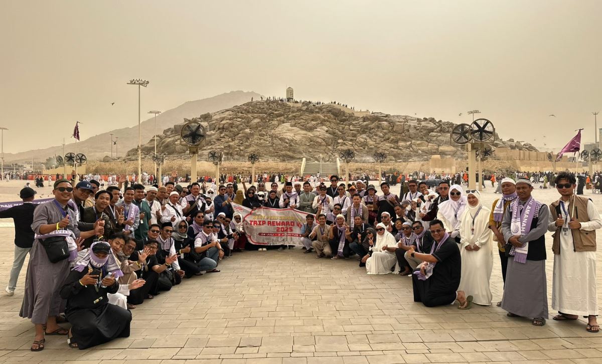 Wujud Apresiasi, Alfamart Kembali Berangkatkan 92 Karyawan Terbaiknya ke Tanah Suci Makkah