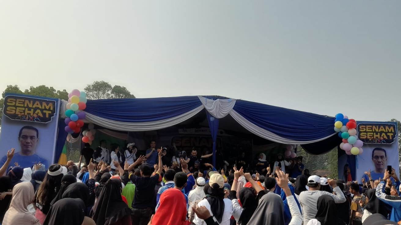 Fauzi Amro Gelar Senam Sehat Bersama Warga Sukarame Palembang