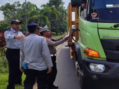 Dishub Sumsel Akui Banyak Sopir Truk Tonase Besar Langgar Jam Operasional