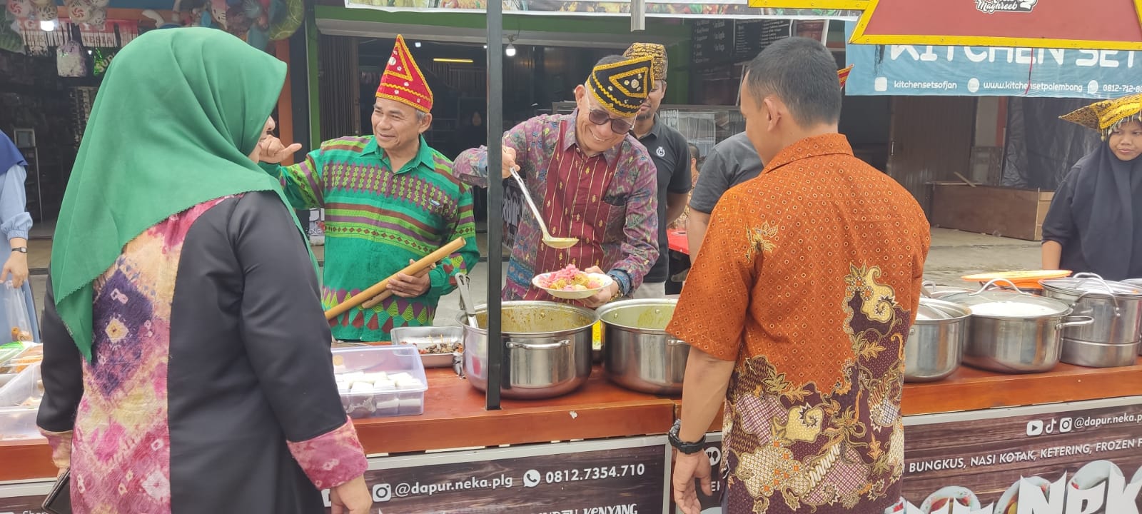 Ada Kadisbudpar Sumsel Jualan di Dapur Neka,  Yuk Mampir