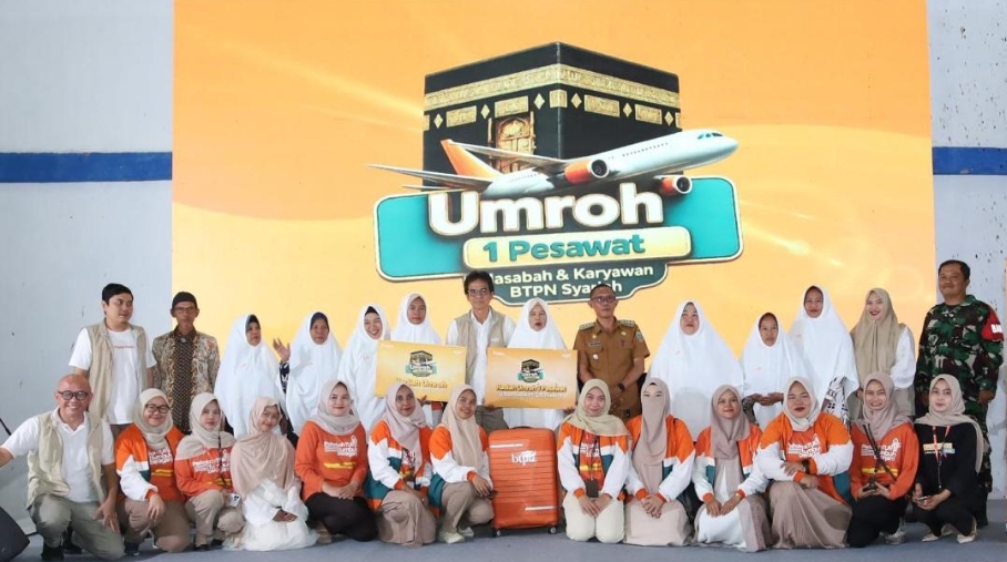 8 Nasabah BTPN Syariah dan 1 Community Officer di Kabupaten Lahat Raih Hadiah Umrah Gratis