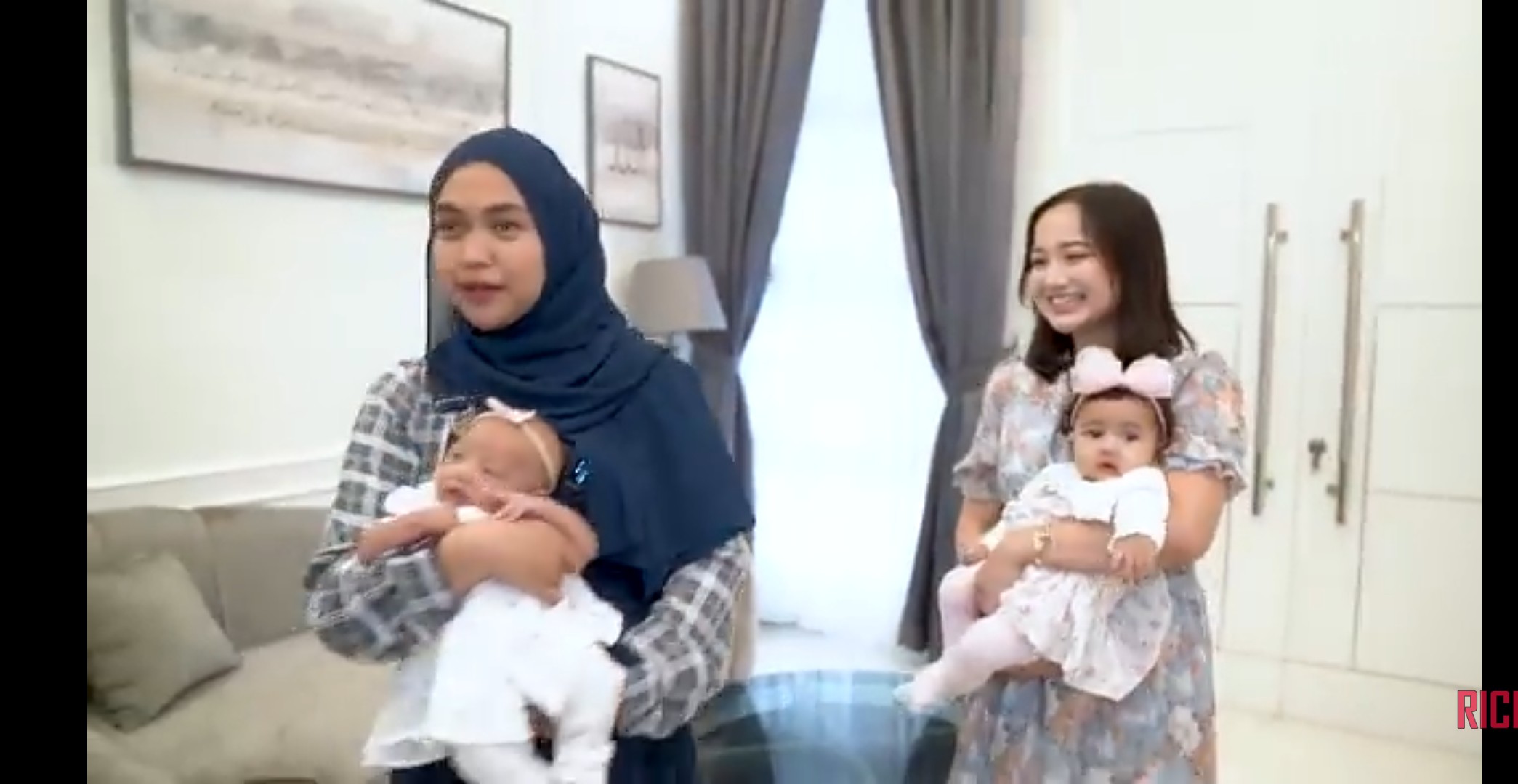 Ria Ricis Dibully Netizen Karena Lakukan Tummy Time Pada Baby Moana, Eh Malah Ngiri Sama Nanda Arsyinta