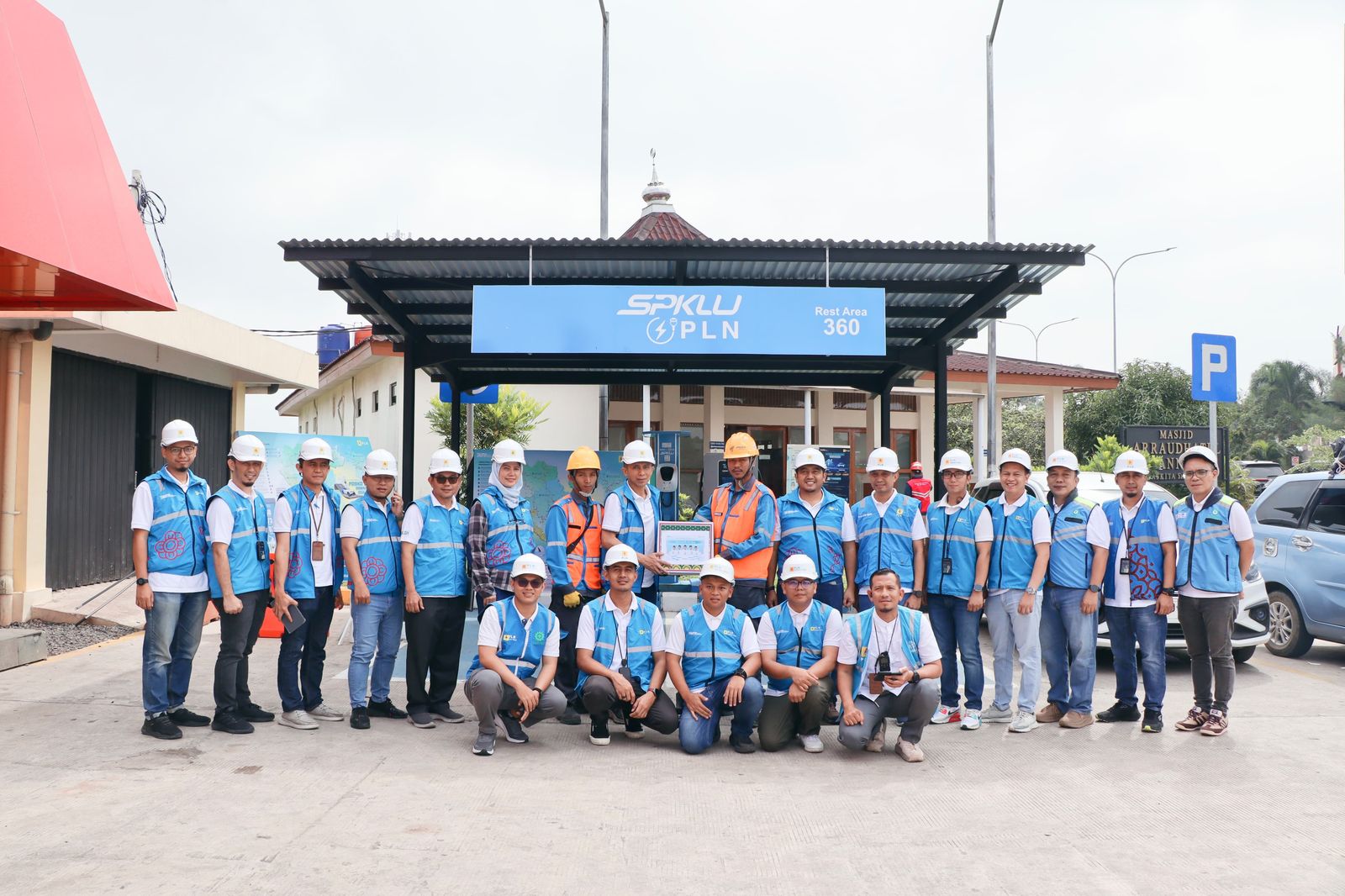 Jelang H-5 Idul Fitri, Manajemen PLN S2JB Perkuat Dukungan ke Petugas Posko Siaga Hingga Lakukan Inspeksi SPKL