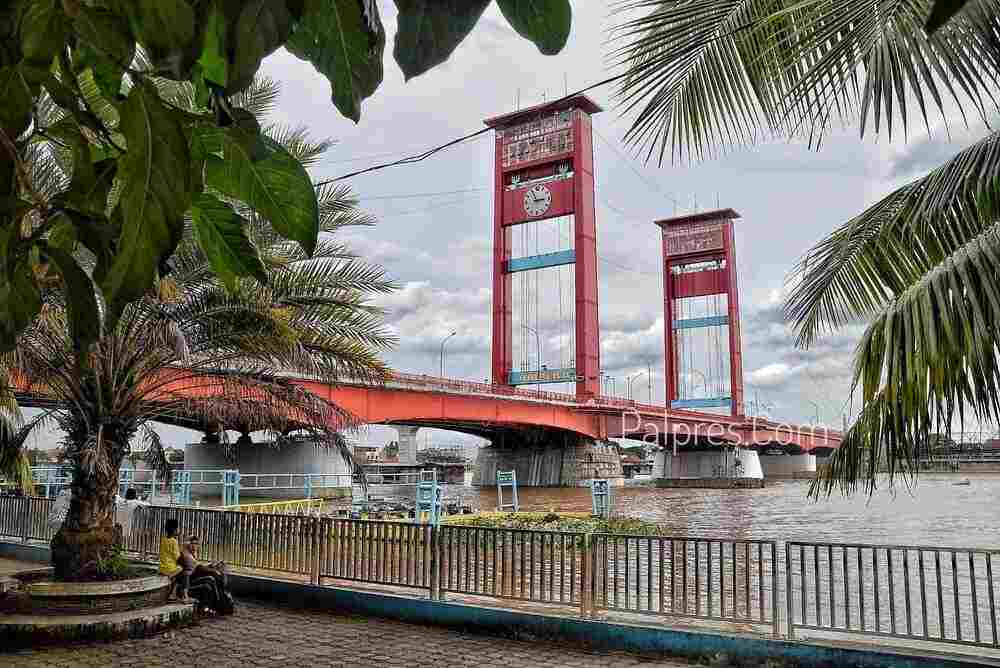 Jembatan Ampera Ditutup Saat Tahun Baru, Tenang Kamu Bisa Gunakan Cara Lain Untuk Melintasi Sungai Musi