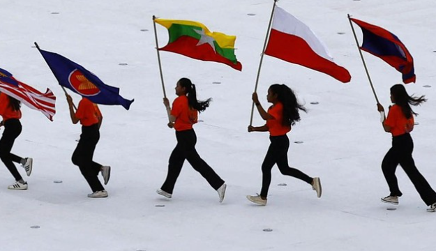 Parah! Bendera Indonesia Terbalik Saat Pembukaan Sea Games 2023, NOC Indonesai Protes CAMSOC