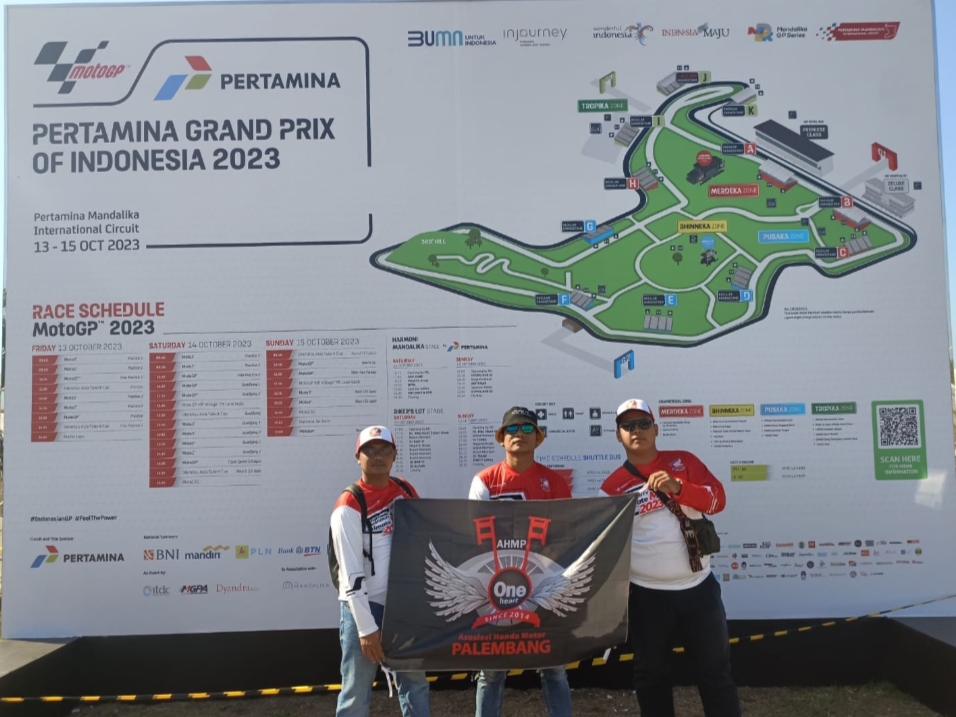 3 Bikers Honda Community Sumsel Dukung Langsung Pembalap AHRT di Mandalika GP