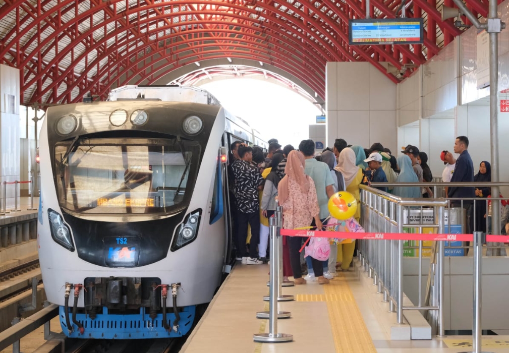 LRT Beroperasi Hingga Dini Hari di Malam Tahun Baru dan Tambah 8 Perjalanan hingga 5 Januari 2025