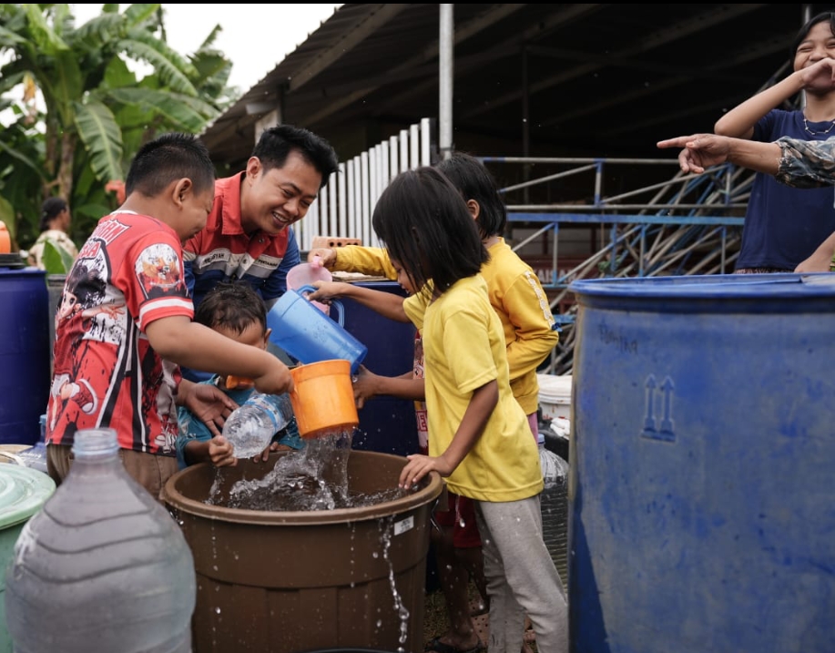 Bantu Penuhi Kebutuhan Air Bersih, Relawan Pertamina Peduli RU Kilang Plaju Hadir bagi Masyarakat di 3 Wilayah
