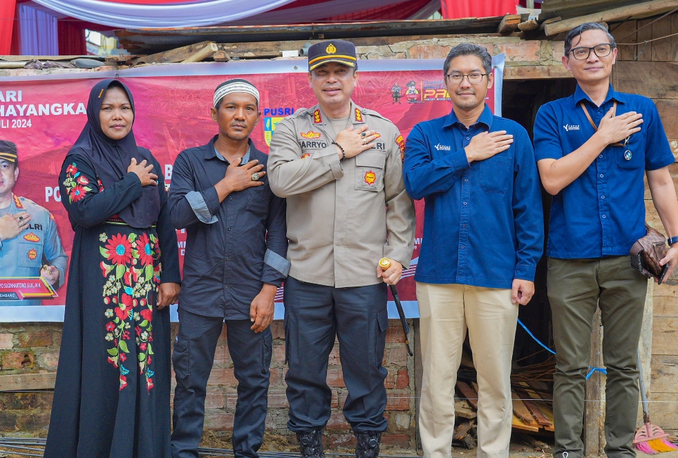 Hadir Untuk Masyarakat, Pusri Kembali Laksanakan Bedah Rumah