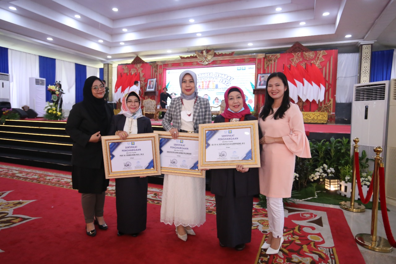 UBD Serta Dua Dosen Terima Penghargaan sebagai Pelopor Kelas Bahasa Isyarat