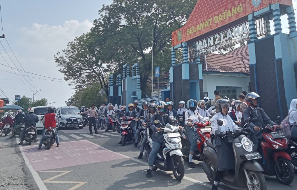 Astra Motor Sumsel Bagi Tips Cegah Kecelakaan di Sekitar Sekolah, No 4 Pengendara Sering Lalai