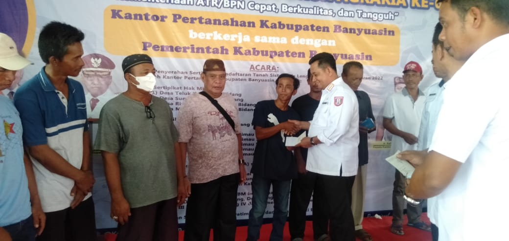 Masyarakat Desa Senang Mendapatkan Sertifikat