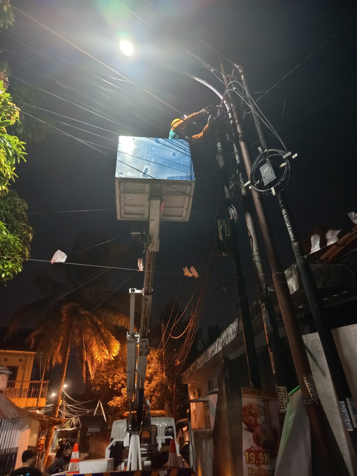 Kadishub Palembang Gercep Respons Laporan Warga Soal Lampu Jalan Banyak Padam