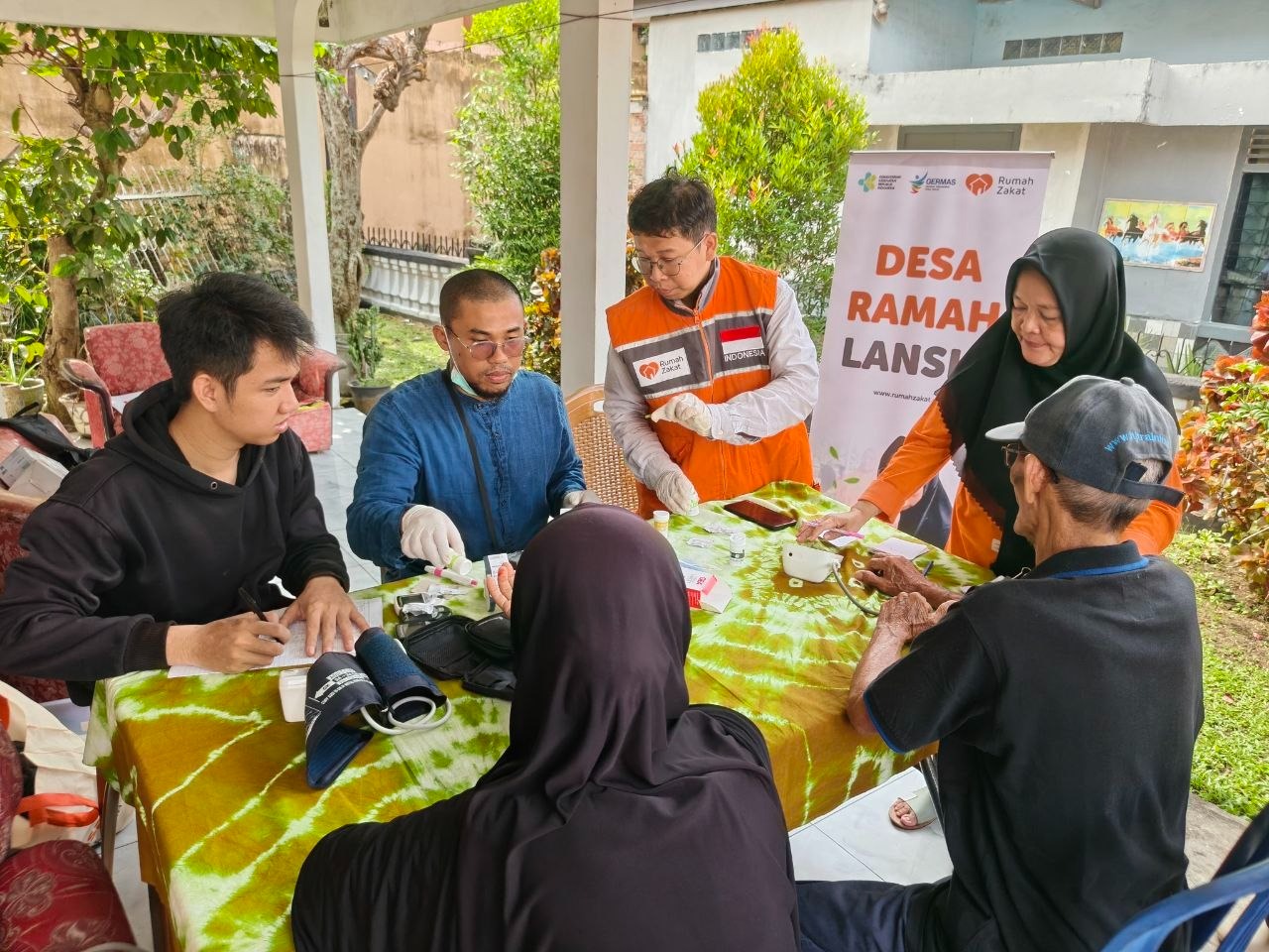 Rumah Zakat Gelar Cek Kesehatan Lansia Pasca Ramadhan di Kelurahan 2 Ilir