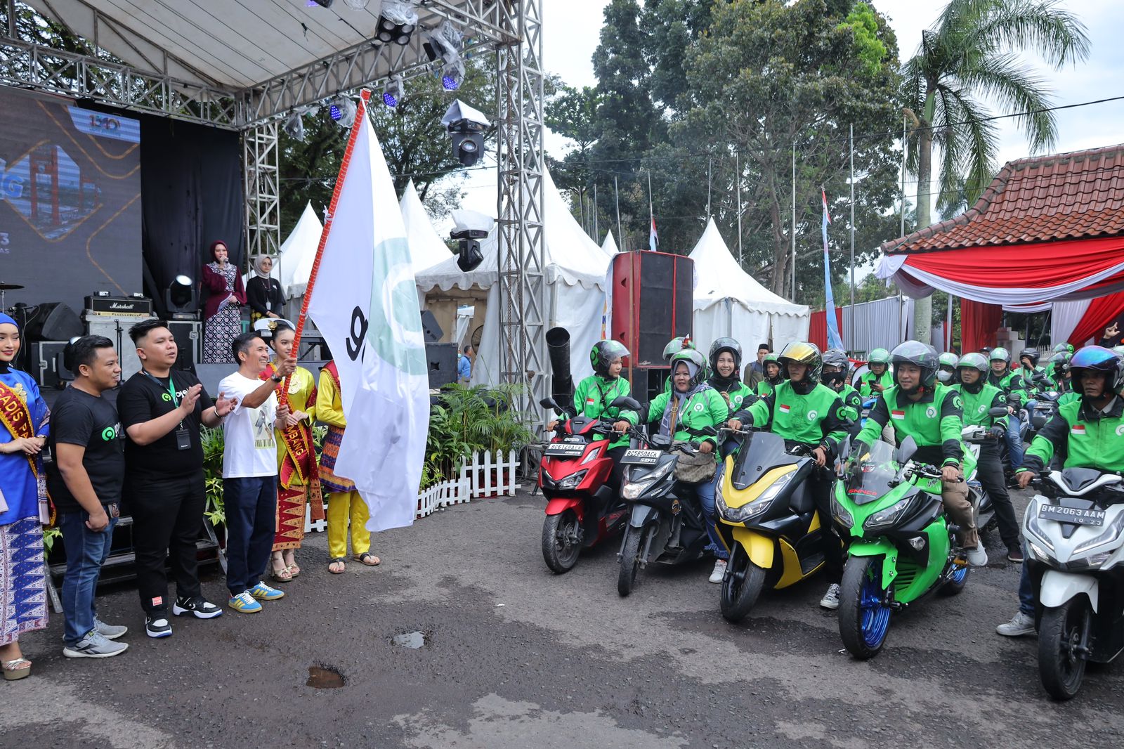 Puluhan Mitra Driver Gojek Gelar Konvoi Keliling Kota, Peringati HUT Palembang ke-1340, 