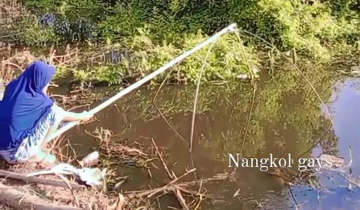 Bencana Banjir Membawa Berkah Bagi Masyarakat Desa Epil Muba, Mata Pencaharian Baru dengan Menangkap Ikan
