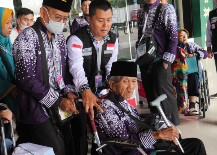 Jemaah Haji Kloter 5 Embarkasi Palembang Asal Bangka Telah Berangkat Jumat 17 Mei 2024 Malam Ini 